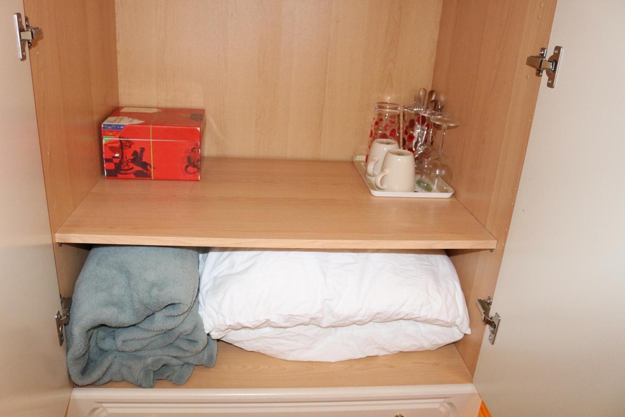 Ensuite Master Bedroom, Private Bathroom, Inside Family Home, Walking Distance To Harry Potter Уотфорд Екстериор снимка