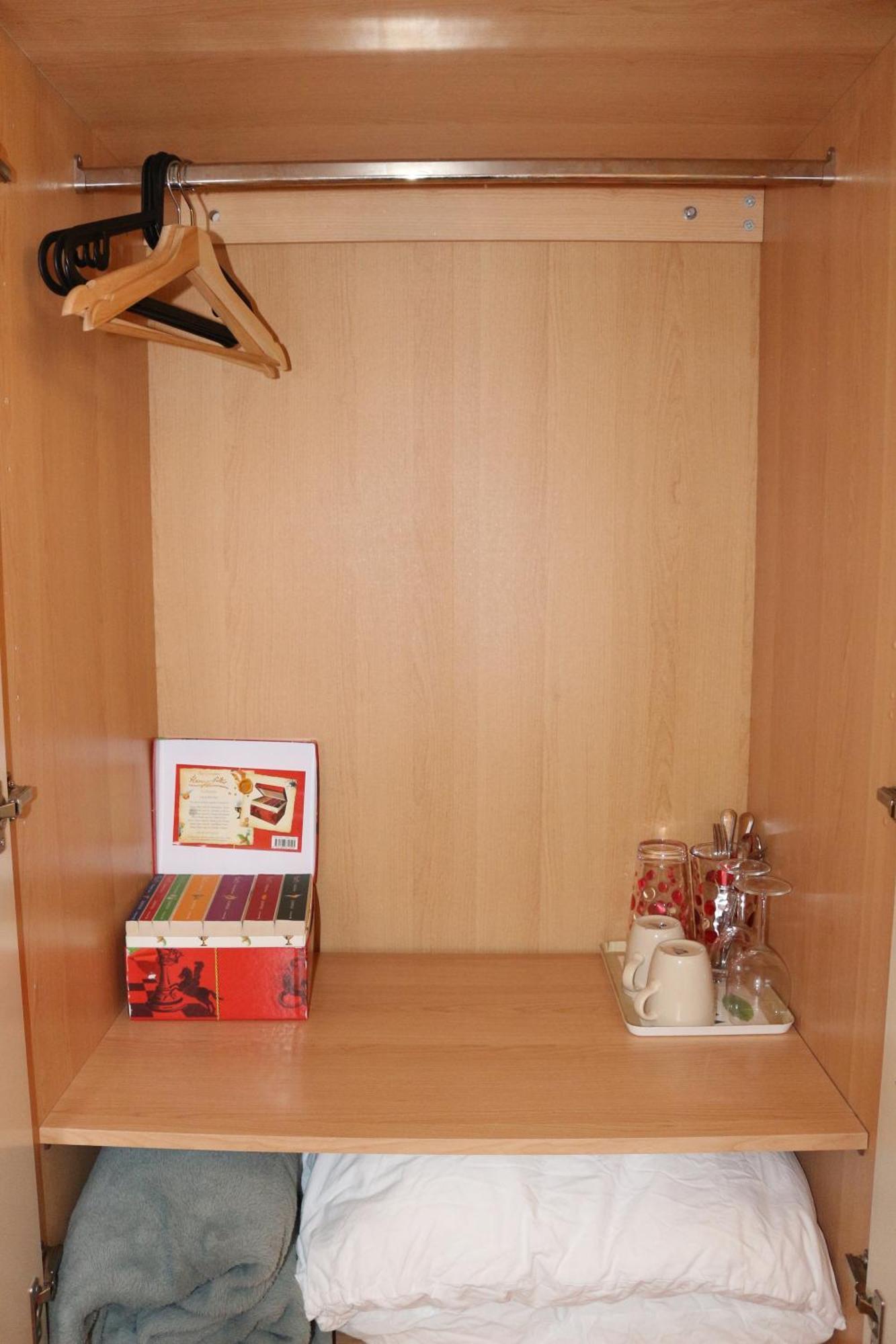 Ensuite Master Bedroom, Private Bathroom, Inside Family Home, Walking Distance To Harry Potter Уотфорд Екстериор снимка